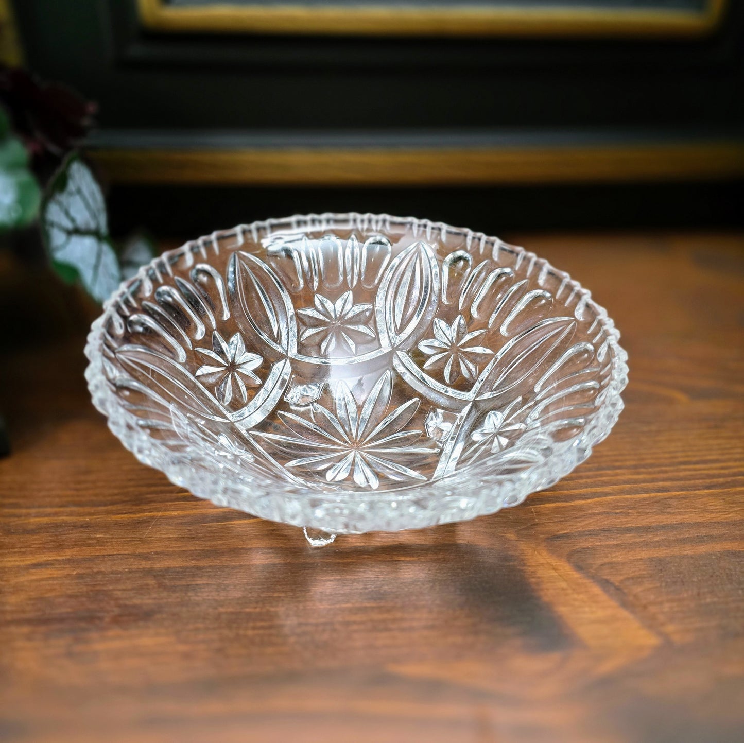 Edle Vintage Kristallschale mit Fuß & Dekorschliff – 60er Jahre Midcentury Deko – perfekt für Schmuck, Süßes oder als Sammlerstück