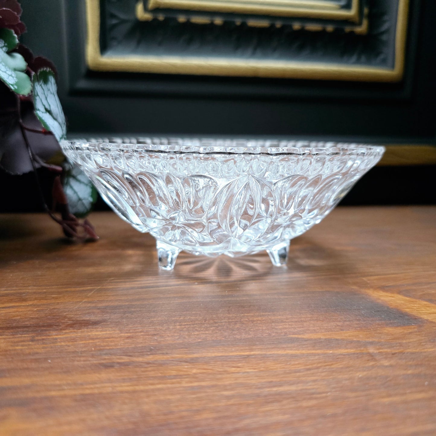 Edle Vintage Kristallschale mit Fuß & Dekorschliff – 60er Jahre Midcentury Deko – perfekt für Schmuck, Süßes oder als Sammlerstück