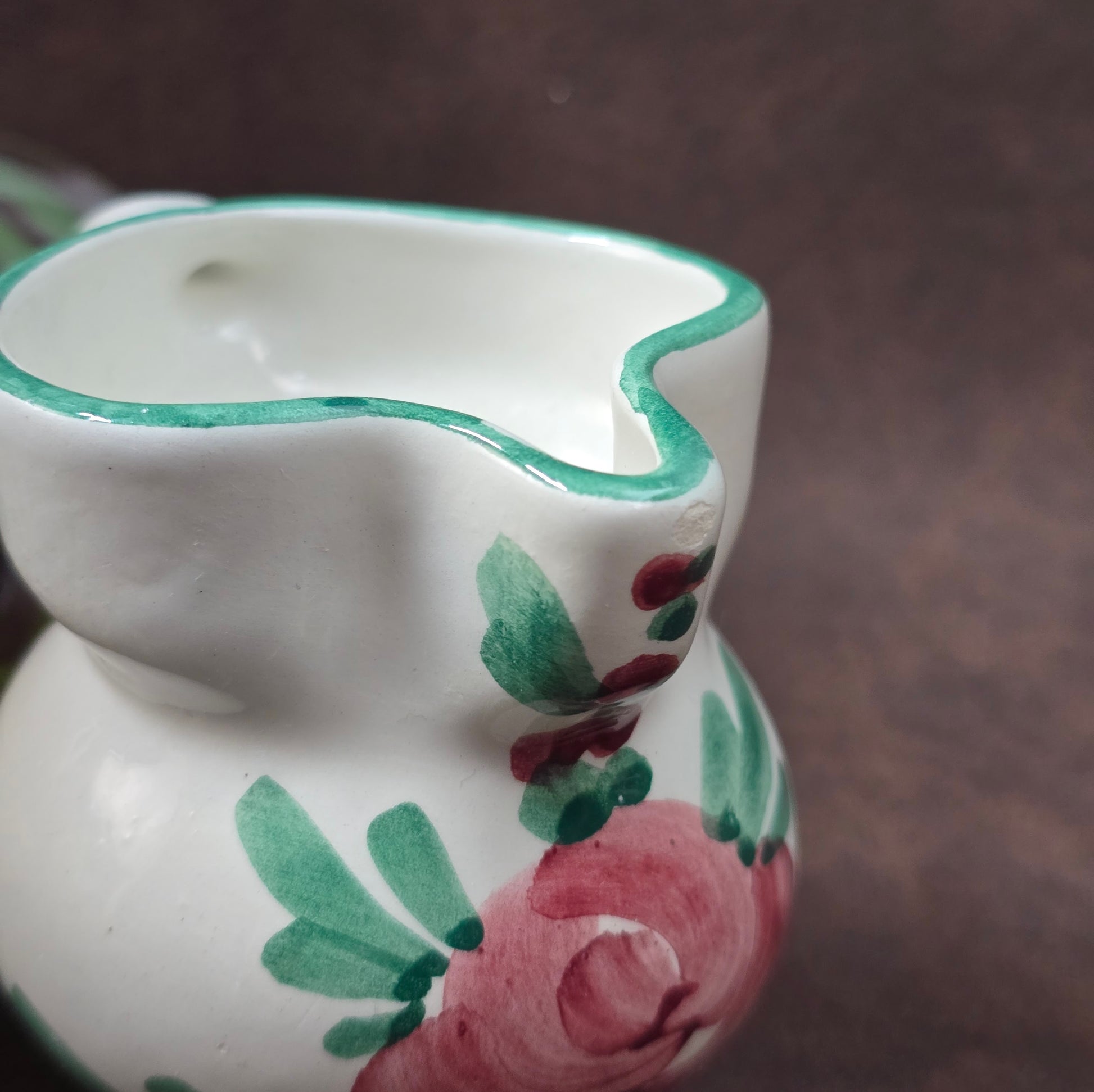 Original italienisches Vintage-Kännchen aus den 70er–80ern – handbemalt, mediterraner Landhausstil, ideal als Milchkännchen oder Dekohighlight.