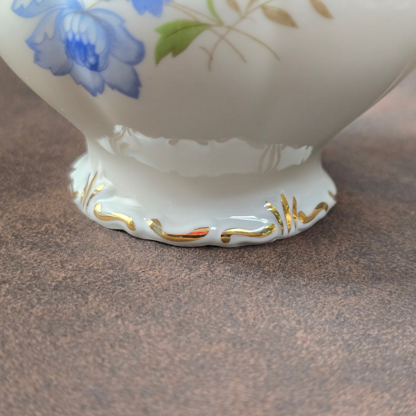 Porzellan Milchkännchen VEB Sonneberg DDR, 1950er 1960er, blaues Blumendekor mit Goldrand, Vintage Tischdeko, sehr guter Zustand.