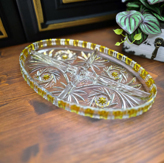 Vintage Walther Servierplatte Glas, 4-geteilt, Kristallklar mit gelben Akzenten & Schleuderstern, oval 31,5 x 19 cm, 1970er Jahre – dekorativ & funktional, ca. 1100 g