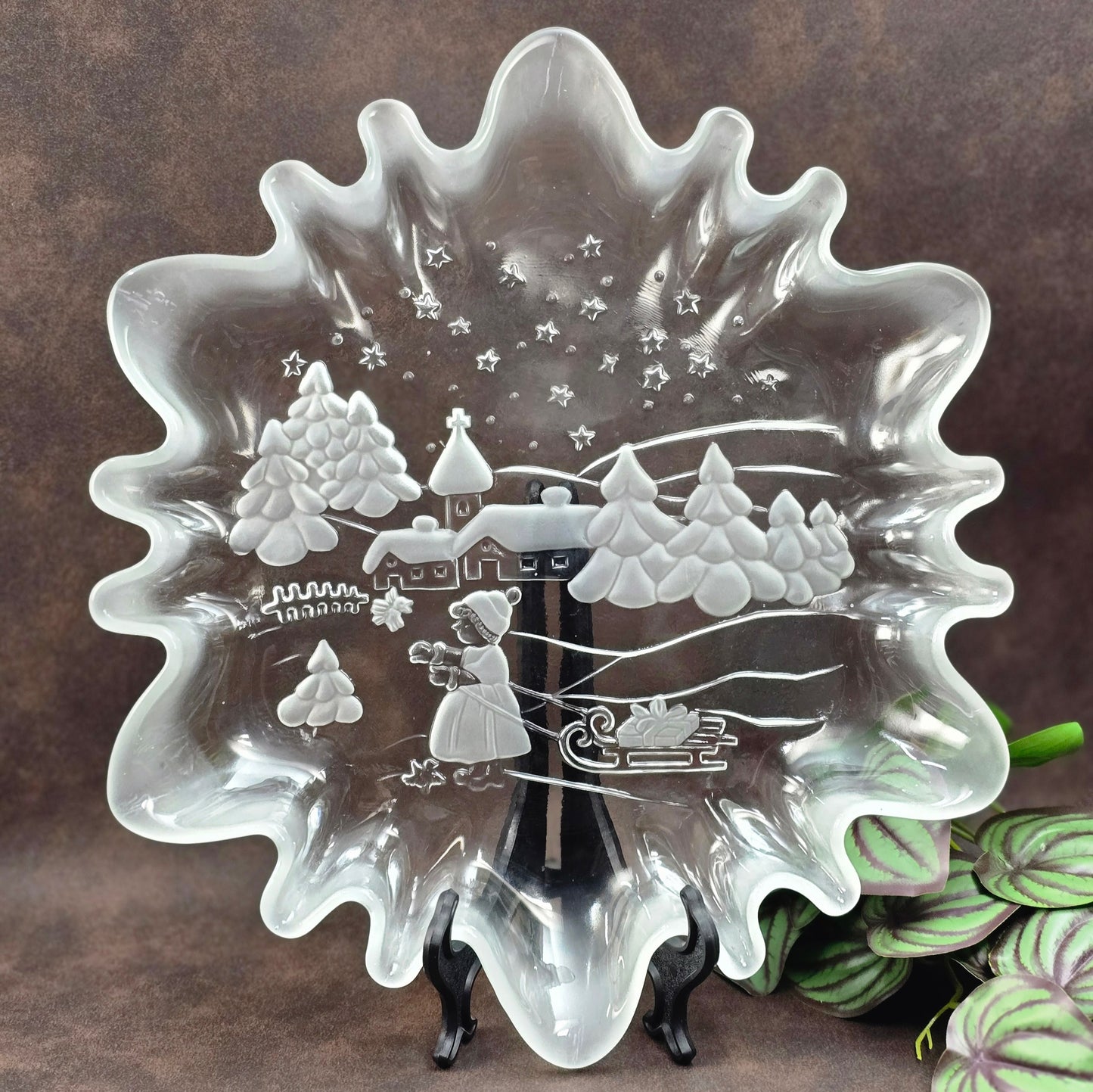 Große Weihnachtsschale von Walther Glas im Winterdorf-Design. Pressglas mit Frostrelief aus den 1990ern. Perfekt für festliche Vintage-Dekoration.