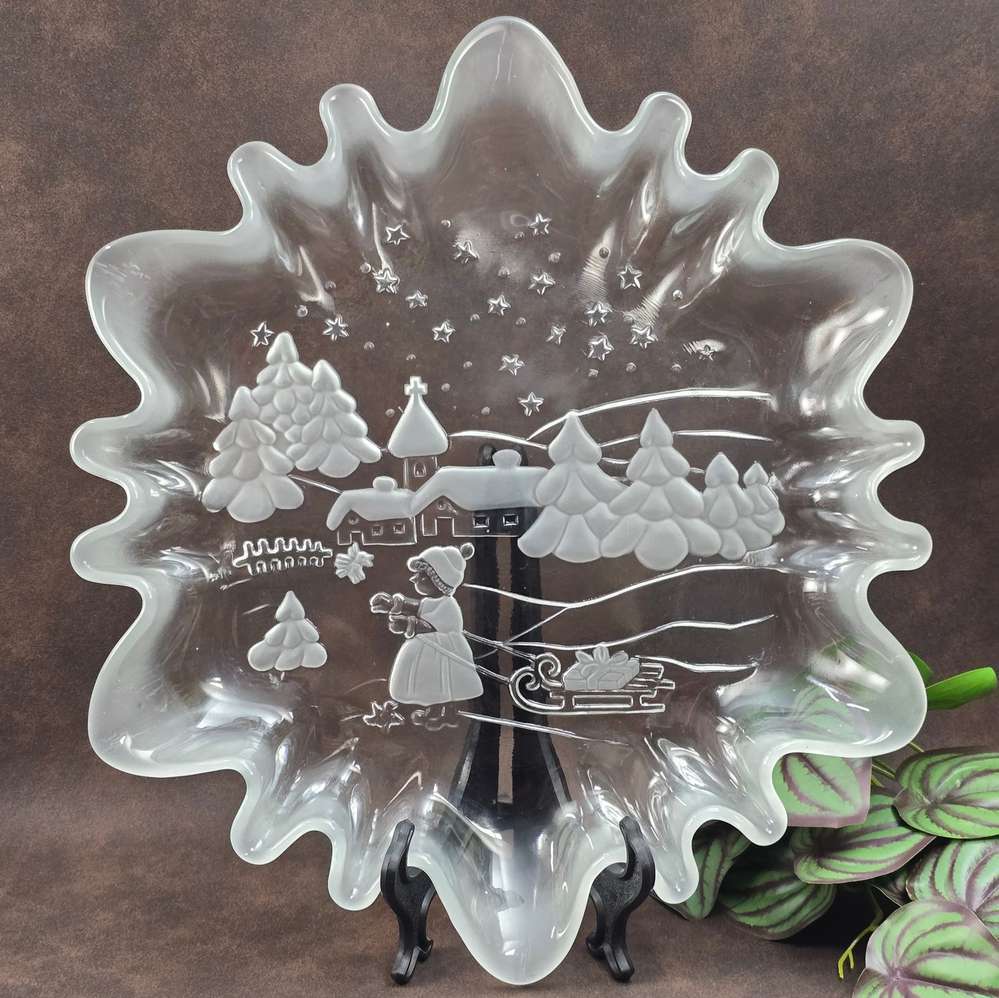 Große Weihnachtsschale von Walther Glas im Winterdorf-Design. Pressglas mit Frostrelief aus den 1990ern. Perfekt für festliche Vintage-Dekoration.