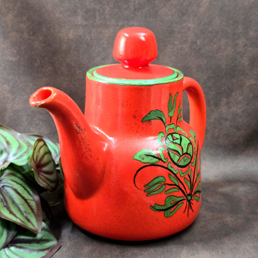 Zeller Keramik Kaffeekanne „Anoushka“ – leuchtend rot mit grünem Blumendekor. 70er-Designklassiker für Sammler, Küche oder Retro-Deko. Ein echtes Must-Have!