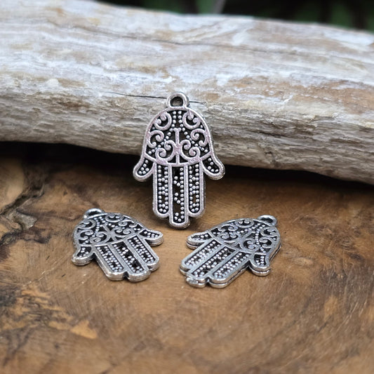 3 Hamsa Hand Anhänger (20mm) antik silber für Schutz, Glück & DIY Schmuck. Perfekt für Ketten, Armbänder, Ohrringe, Talismane und spirituelle Geschenke!