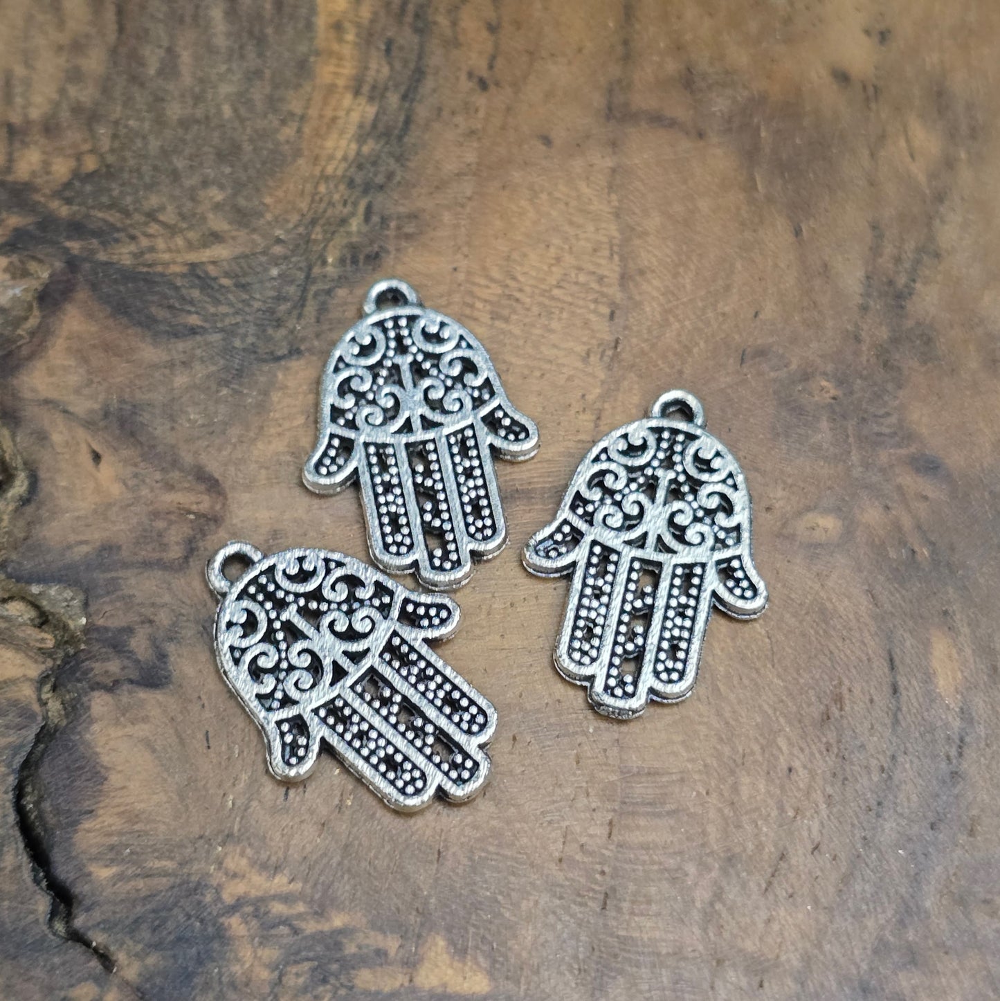 3 Hamsa Hand Anhänger (20mm) antik silber für Schutz, Glück & DIY Schmuck. Perfekt für Ketten, Armbänder, Ohrringe, Talismane und spirituelle Geschenke!