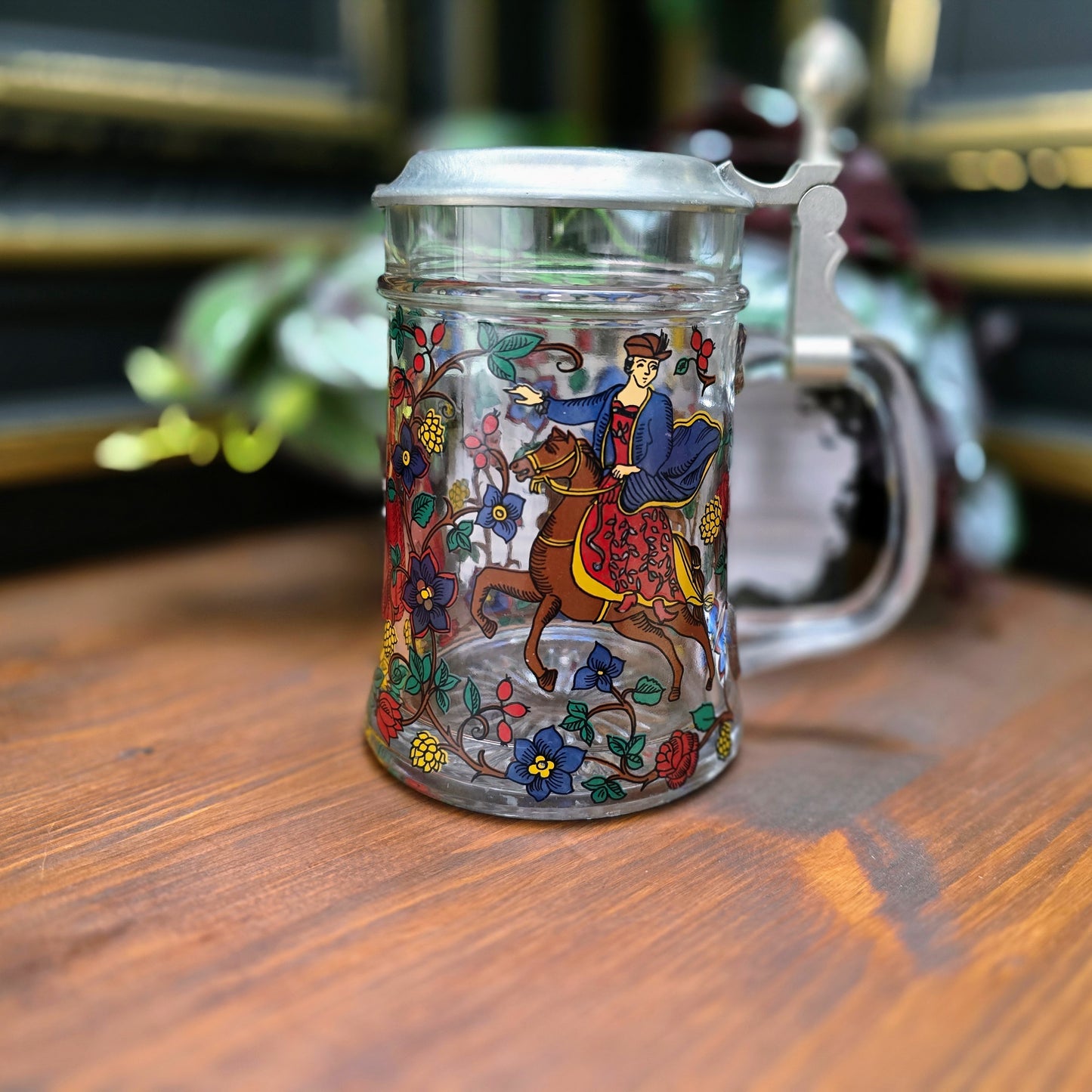 Original BMF Bierseidel aus Glas mit Zinndeckel & Dornröschen-Motiv. Vintage 1970er Jahre, 0,5L, mit Engel-Punze – in sehr gutem Zustand, perfekt für Sammler & Märchenfans.