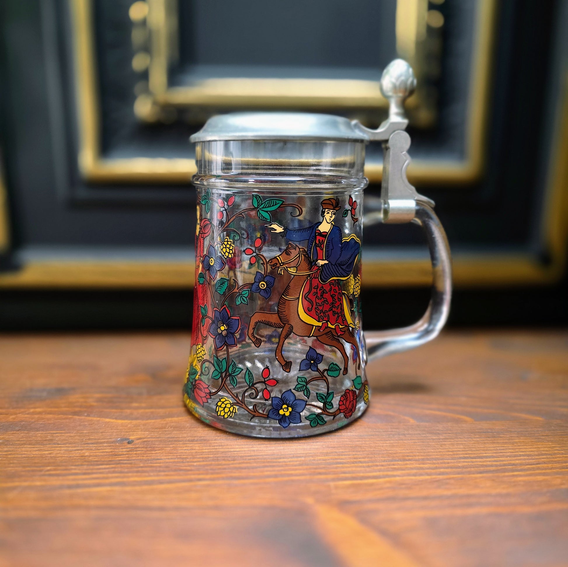 Original BMF Bierseidel aus Glas mit Zinndeckel & Dornröschen-Motiv. Vintage 1970er Jahre, 0,5L, mit Engel-Punze – in sehr gutem Zustand, perfekt für Sammler & Märchenfans.