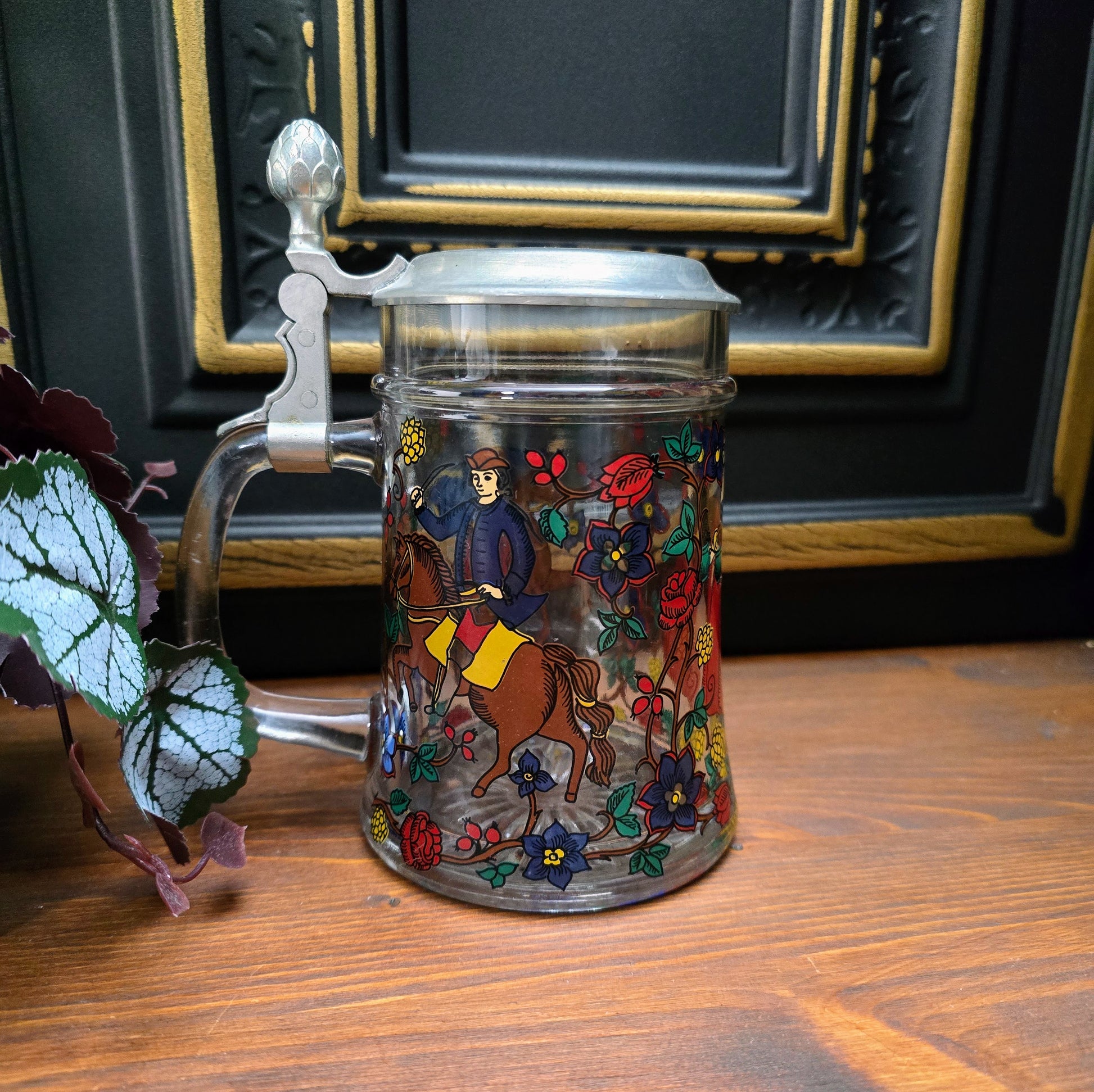 Original BMF Bierseidel aus Glas mit Zinndeckel & Dornröschen-Motiv. Vintage 1970er Jahre, 0,5L, mit Engel-Punze – in sehr gutem Zustand, perfekt für Sammler & Märchenfans.