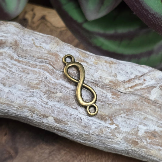 6 bronzefarbene Infinity-Verbinder – Symbol für Liebe & Verbundenheit. Ideal für Makramee-Armbänder oder DIY-Geschenke mit Bedeutung.