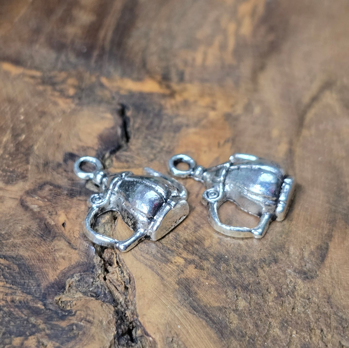 4 orientalische Kaffeekannen-Anhänger in Antik-Silber, ca. 19,3 mm – ideal für Schmuck, Charms, Ketten oder Taschenbaumler.