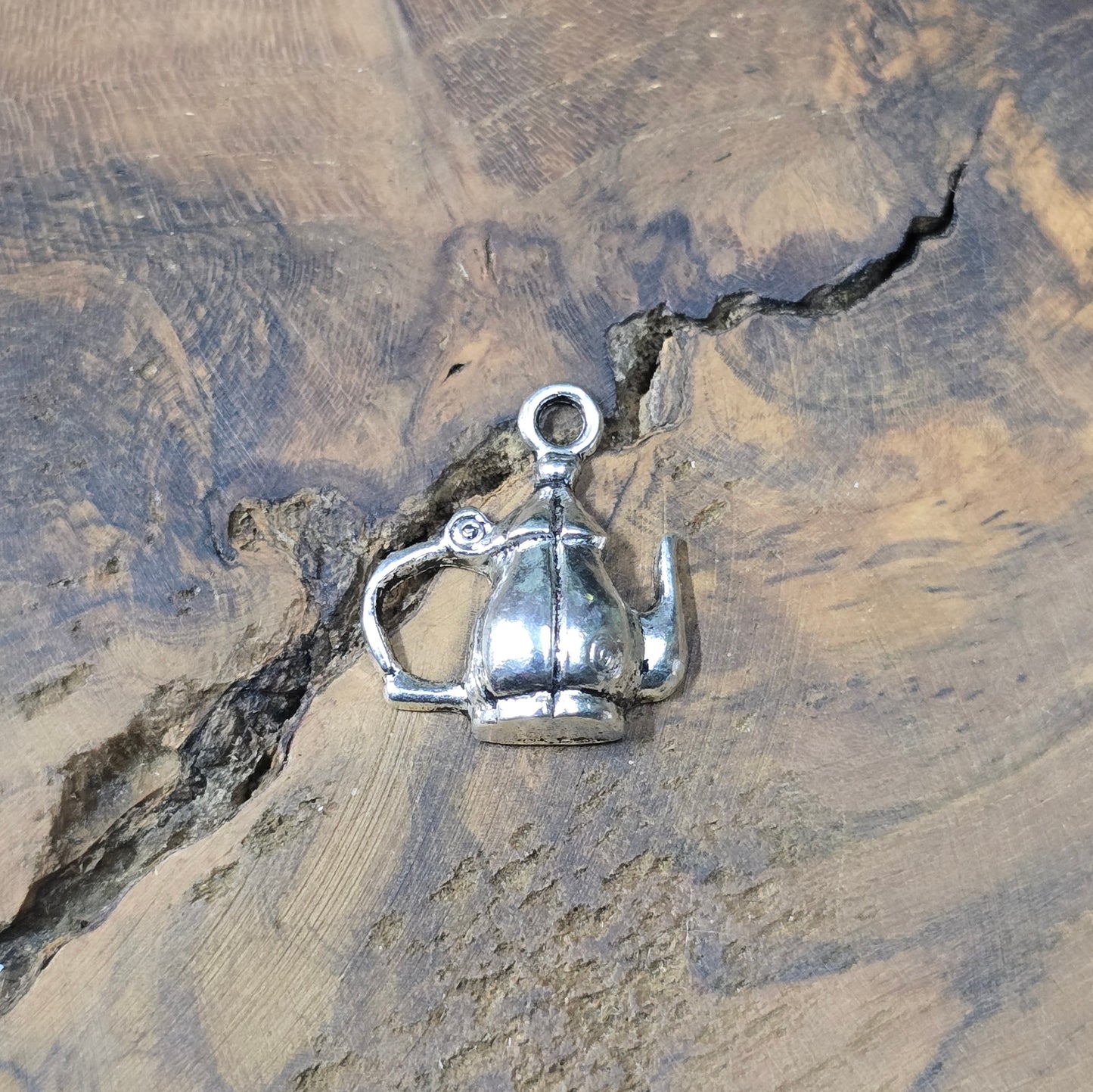 4 orientalische Kaffeekannen-Anhänger in Antik-Silber, ca. 19,3 mm – ideal für Schmuck, Charms, Ketten oder Taschenbaumler.