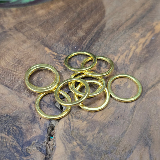 10 geschlossene goldene Verbindungsringe 14,5mm, stabil, Schmuckzubehör für DIY-Schmuck, Ketten, Ohrringe, Armbänder und kreative Projekte.