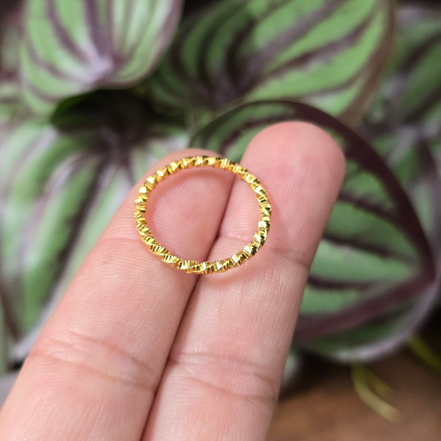 4 goldfarbene, diamantierte Verbindungsringe 20 mm, geschlossen, für Schmuckdesign, Ketten, Ohrringe und kreative Projekte.