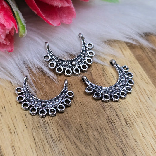 Set mit 6 antik silberfarbenen Schmuckverbindern im Ethno-Stil – Halbkreisform mit 11 Ösen – ideal für DIY-Ketten, Armbänder und Ohrschmuck – robust & dekorativ.
