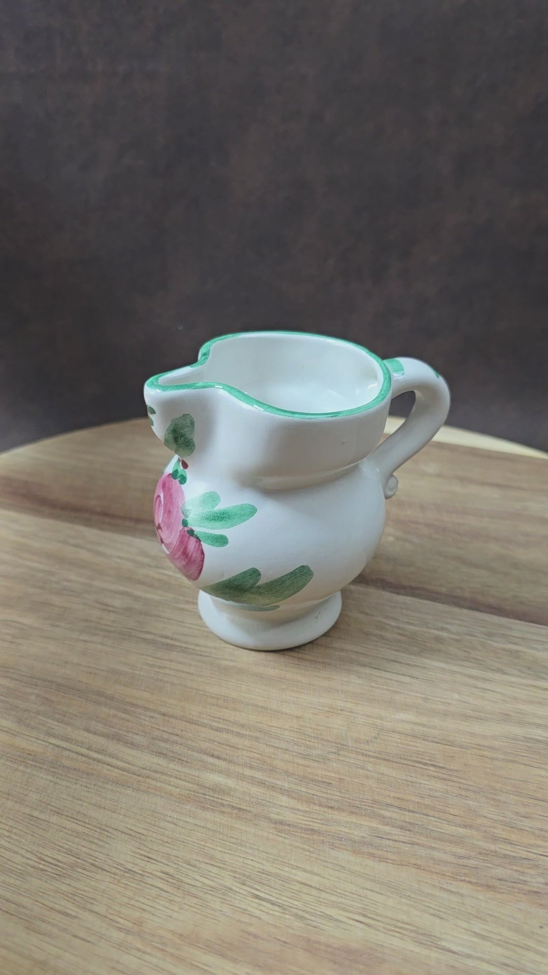 Original italienisches Vintage-Kännchen aus den 70er–80ern – handbemalt, mediterraner Landhausstil, ideal als Milchkännchen oder Dekohighlight.