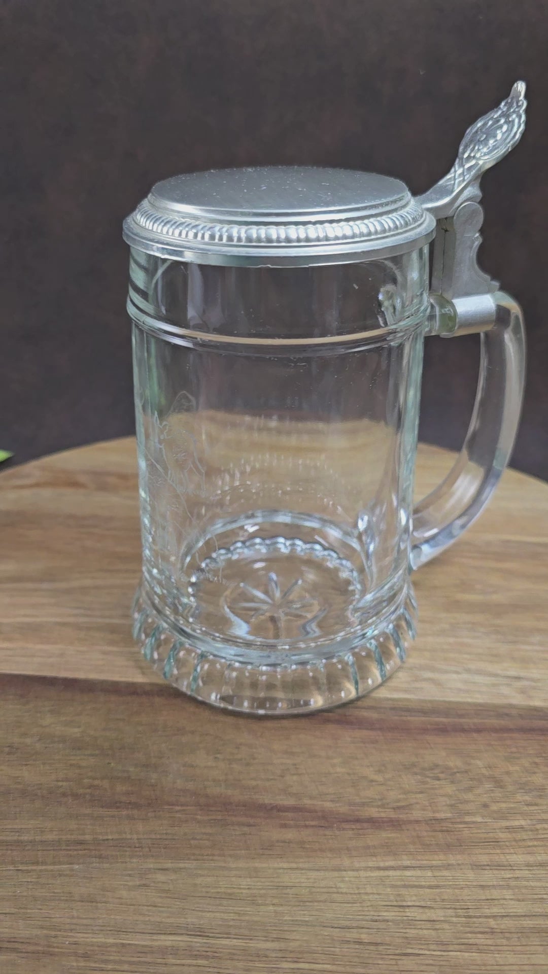 Vintage BMF Bierseidel 0,5L: Graviertes Rehmotiv auf Glas, Zinndeckel, guter Zustand mit Kratzern am Deckel, 1980er/1990er. Sammlerstück & Geschenkidee!