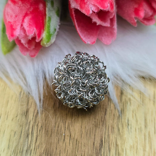 2 silberfarbene Drahtwickelperlen in Kugelform – 19 mm – ohne Fädelloch, aber durchlässig – ideal für selbstgemachte Ketten, Armbänder oder Dekoideen mit Charakter