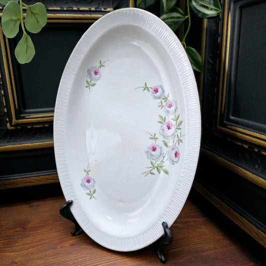 Servierplatte mit Rosenmotiv von Stadtlengsfeld Porzellan (DDR, 60er/70er). Ideal für Fleisch, Plätzchen oder als Deko. Zwei Zustände verfügbar – jetzt entdecken!