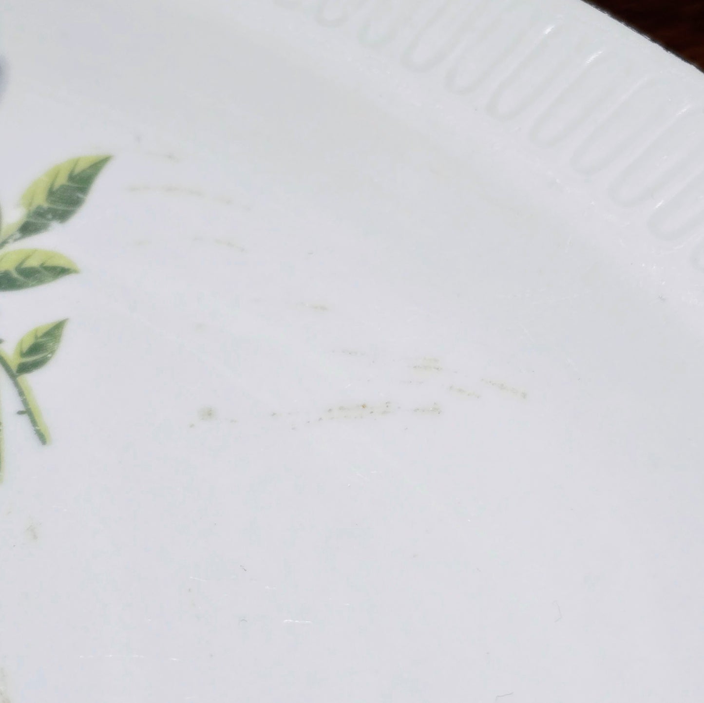 Servierplatte mit Rosenmotiv von Stadtlengsfeld Porzellan (DDR, 60er/70er). Ideal für Fleisch, Plätzchen oder als Deko. Zwei Zustände verfügbar – jetzt entdecken!