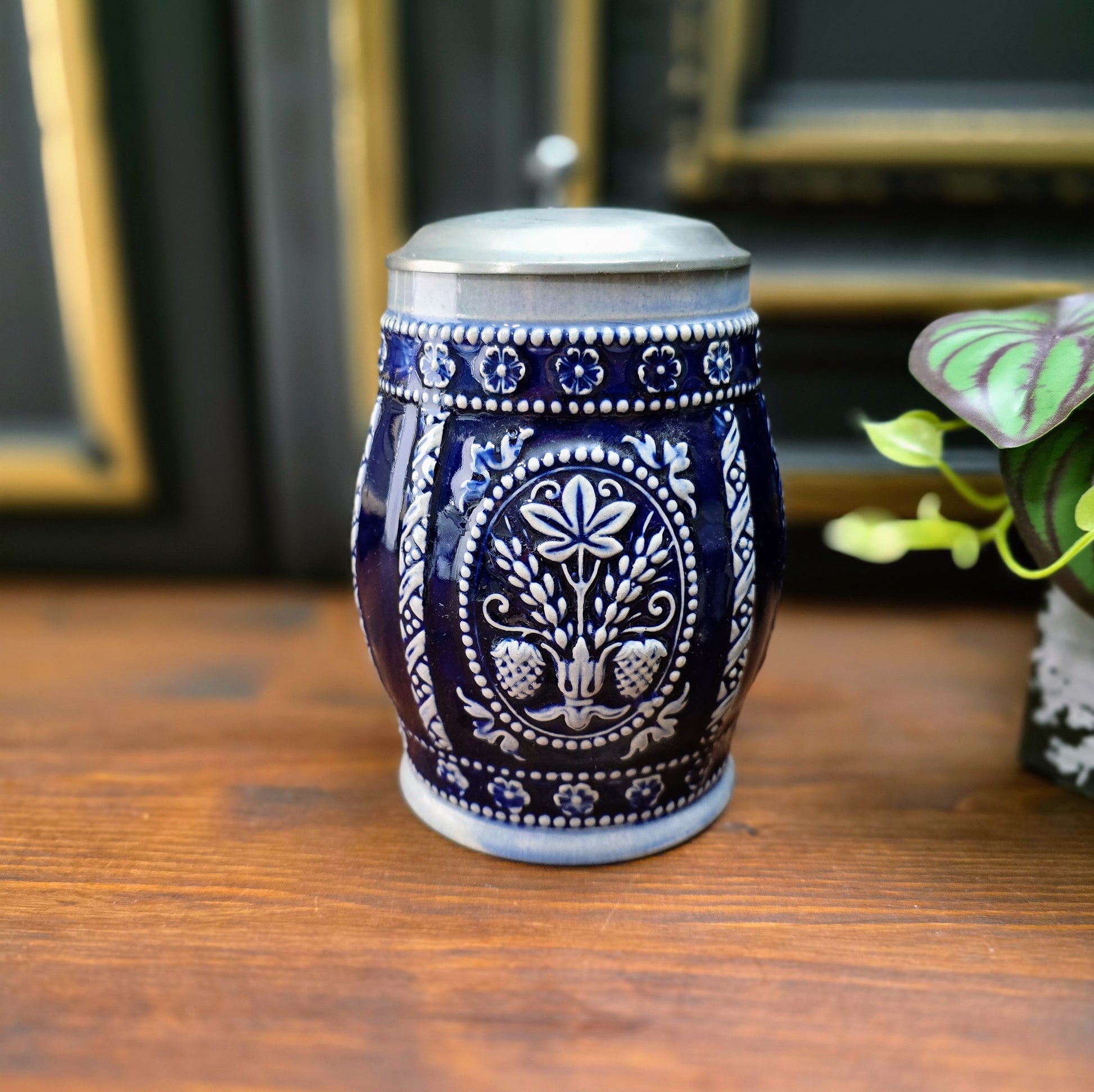 Vintage Bierkrug (0,5L) von Marzi & Remy mit Zinndeckel & Salzglasur – Hopfenmotiv – 70er/80er Jahre – West Germany