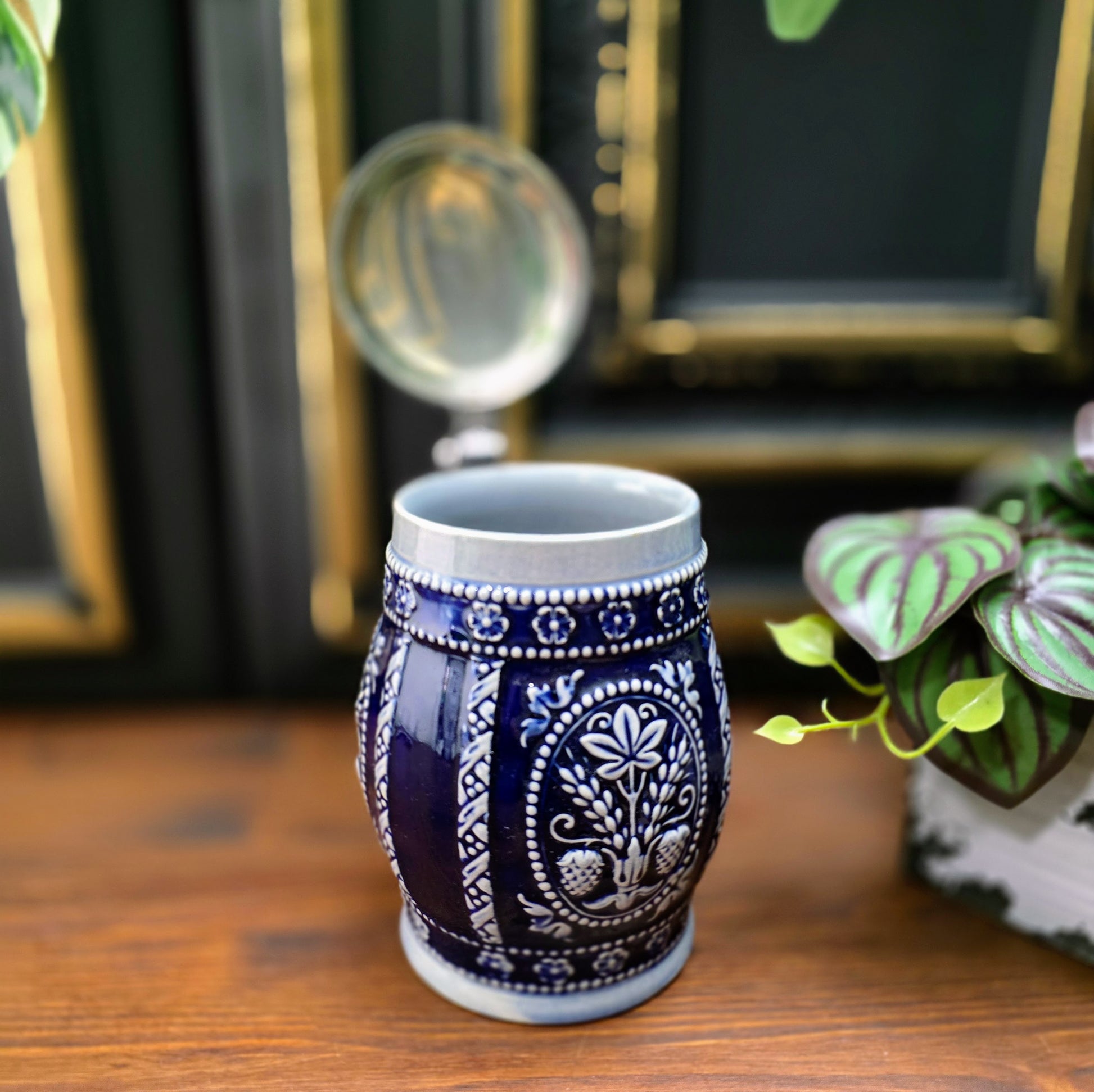 Vintage Bierkrug (0,5L) von Marzi & Remy mit Zinndeckel & Salzglasur – Hopfenmotiv – 70er/80er Jahre – West Germany