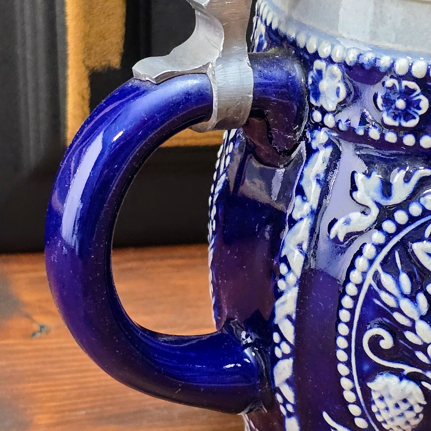 Vintage Bierkrug (0,5L) von Marzi & Remy mit Zinndeckel & Salzglasur – Hopfenmotiv – 70er/80er Jahre – West Germany