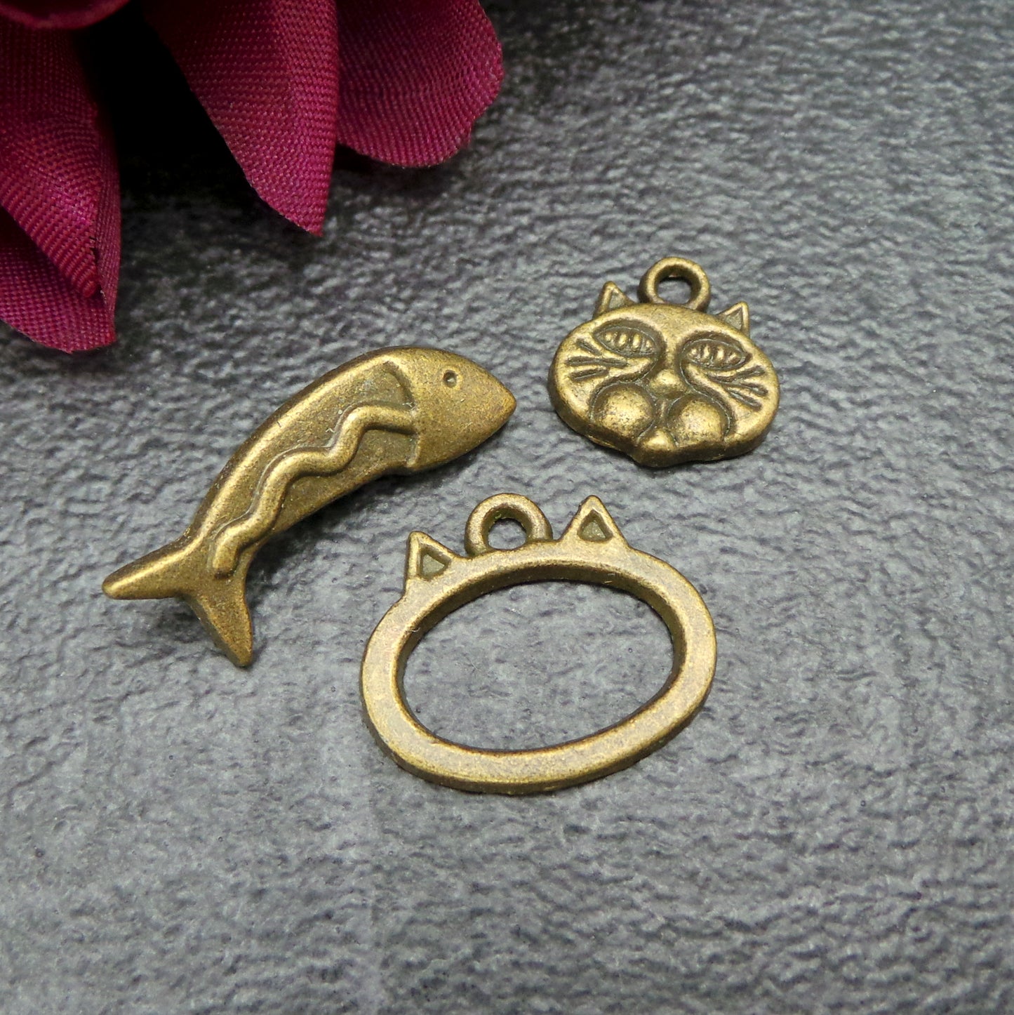 Toggle, Knebelverschluß, Katze & Fisch