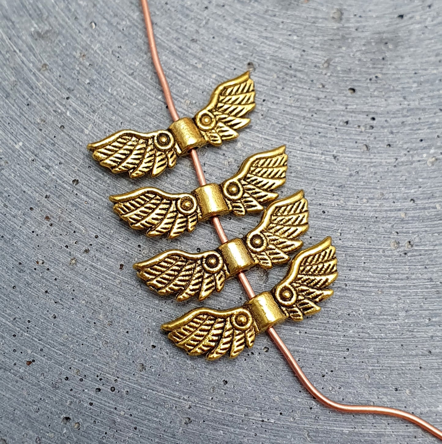4/20 Metallperlen Flügel Engel 21mm, antik goldfarbig