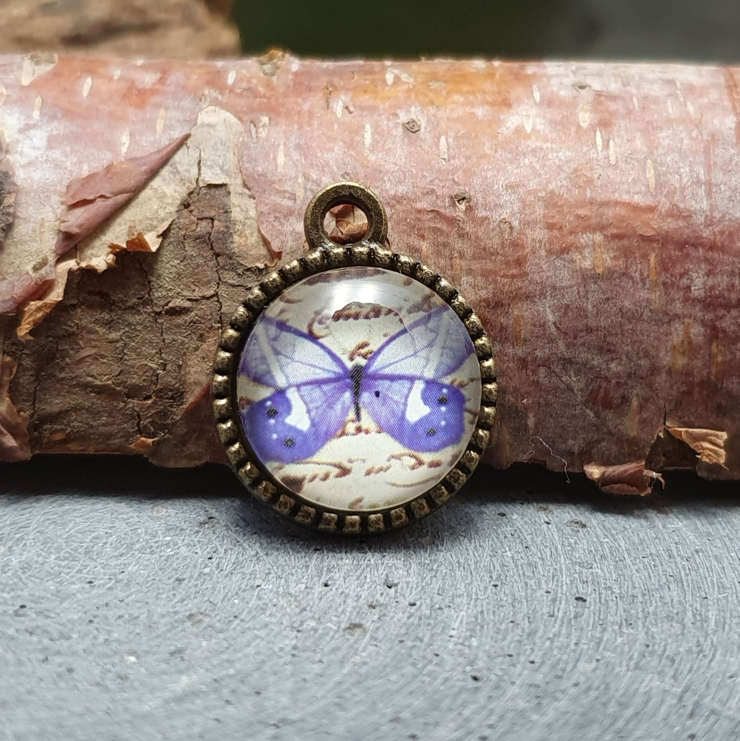 Anhänger mit Motivcabochon, 20mm, antik bronzefarbig