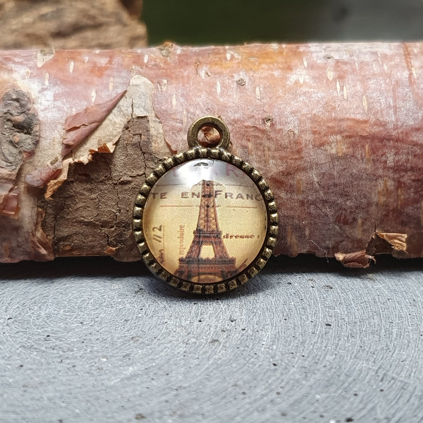 Anhänger mit Motivcabochon, 20mm, antik bronzefarbig