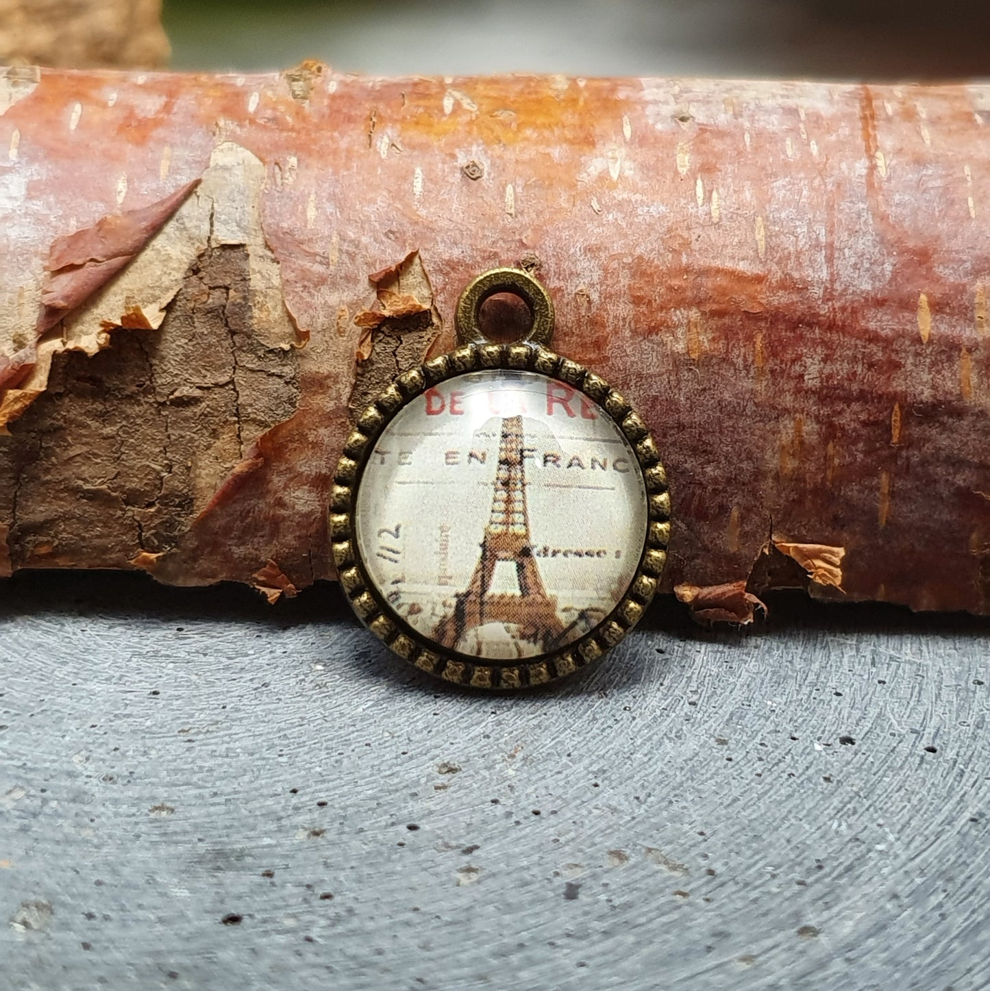 Anhänger mit Motivcabochon, 20mm, antik bronzefarbig