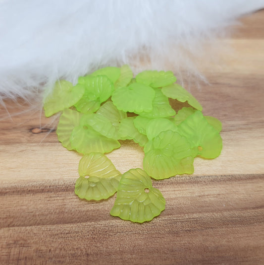 20 Anhänger Blatt, polaris, hellgrün oder petrol 15 x 14mm