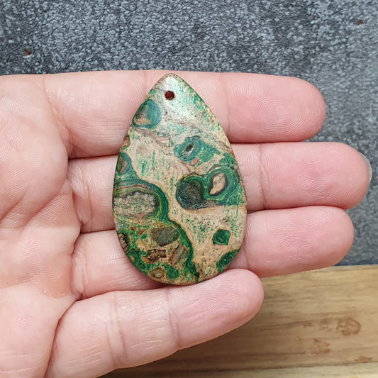 Große Anhänger Perle, mit Loch, Augenjaspis, grün, Träne, 4,8cm