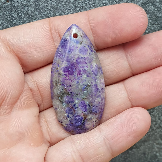 Große Anhänger Perle, mit Loch, Fossile Koralle, Träne, 4,5cm