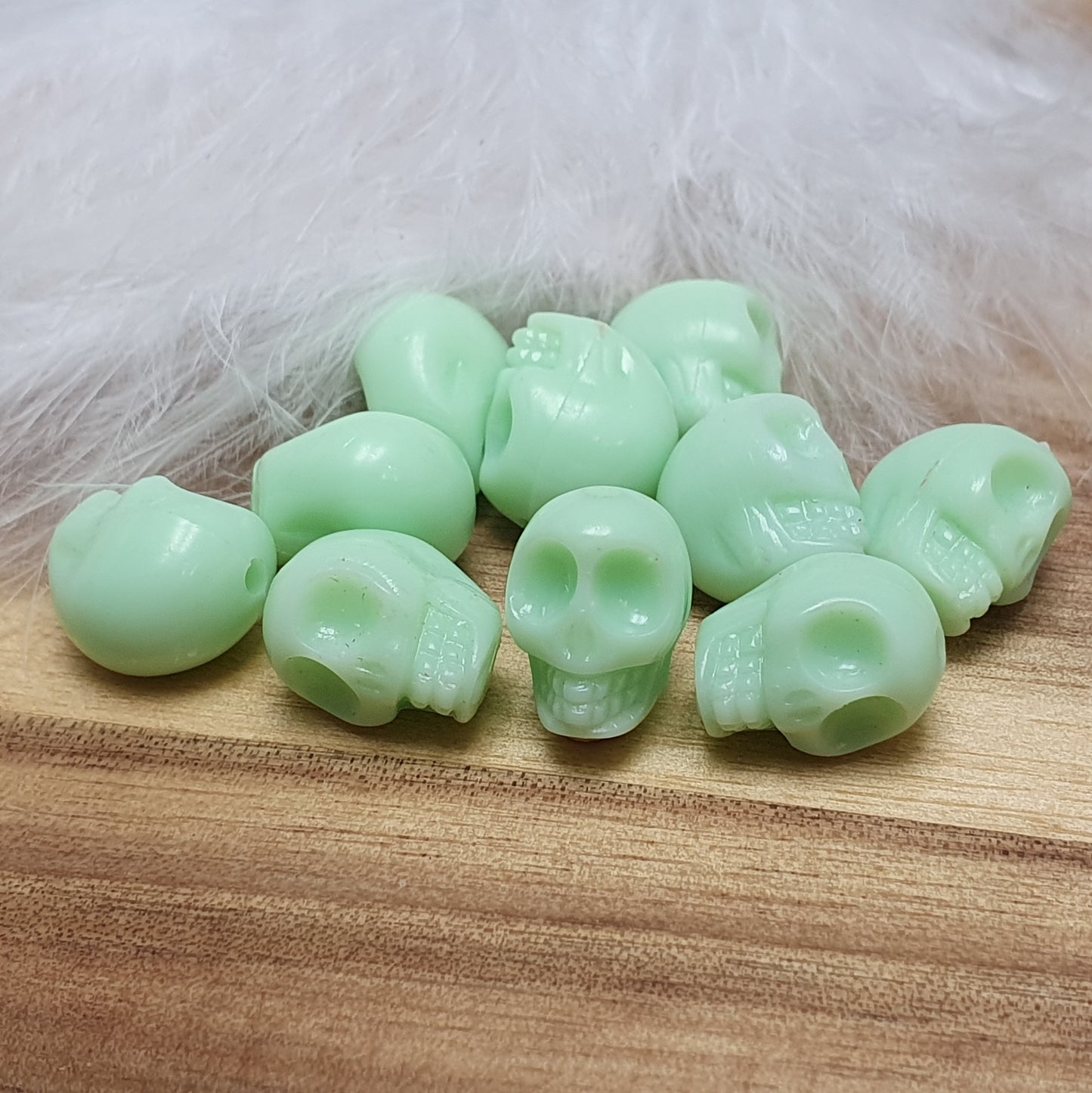 10 Perlen, Totenkopf, Skull, 12mm, opak, Acryl, verschiedene Farben