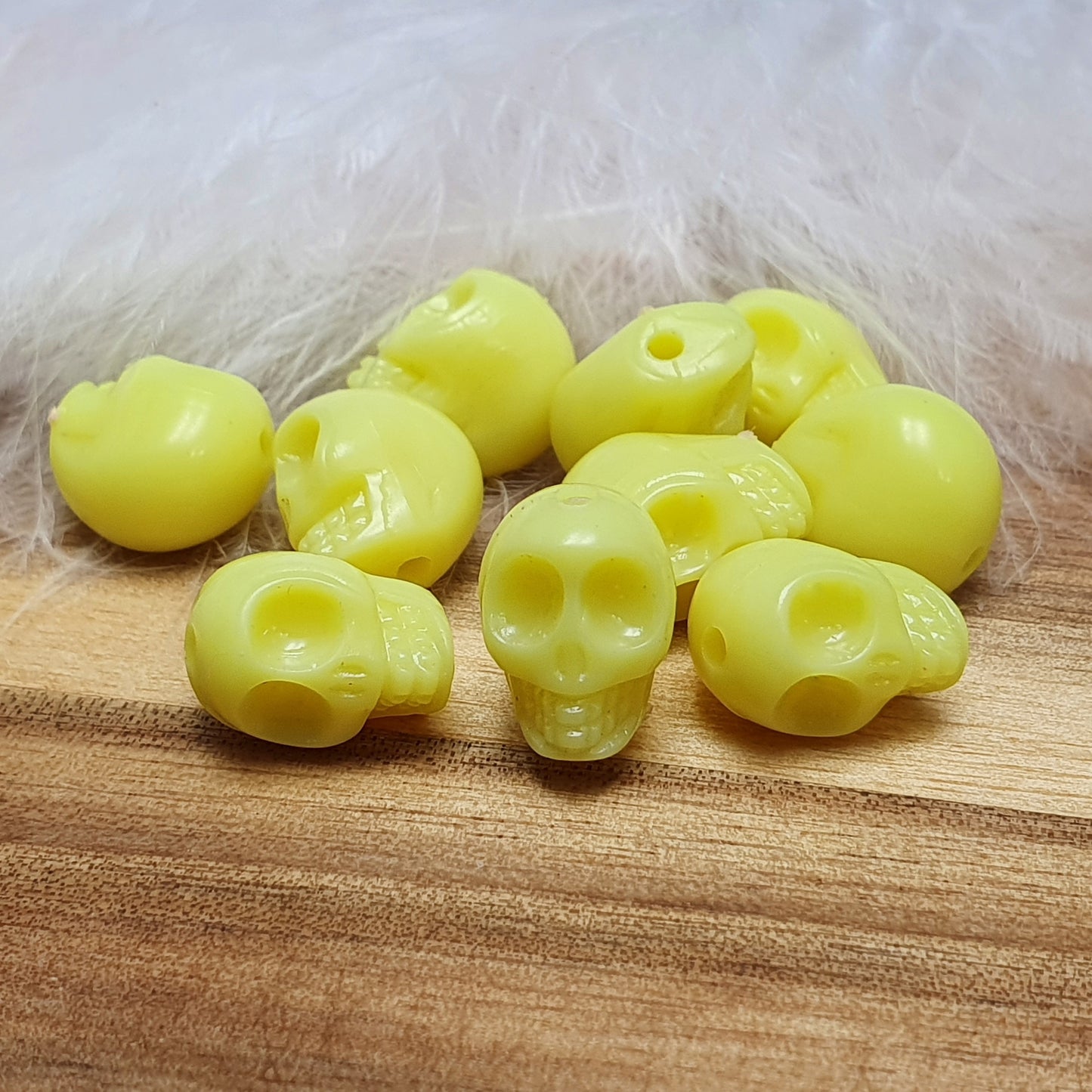 10 Perlen, Totenkopf, Skull, 12mm, opak, Acryl, verschiedene Farben