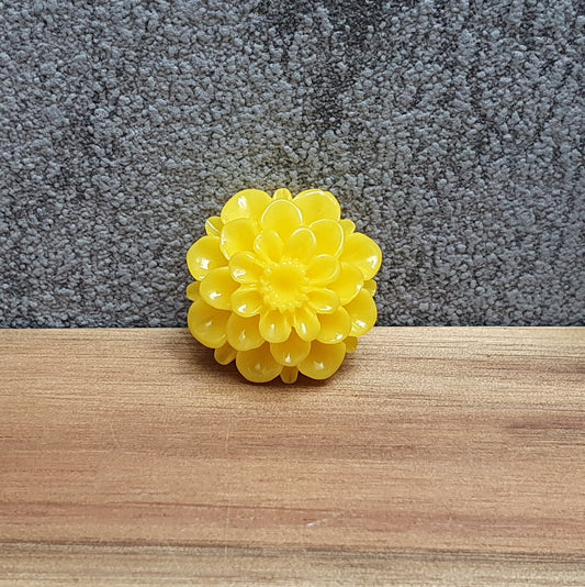 2 Cabochon, Dahlie Blüte, 20mm, Zitrus Gelb, Resin, Schmuck Basteln