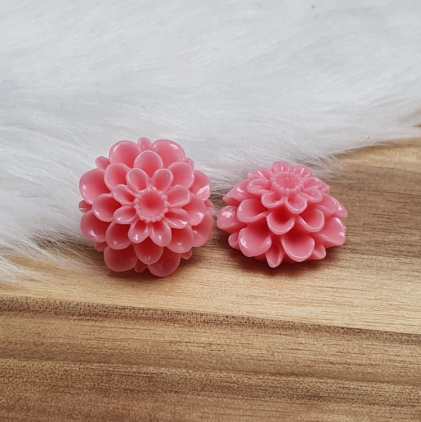 2 Cabochon, Dahlie Blüte, 20mm, Lachs Rosa, Resin, Schmuck Basteln