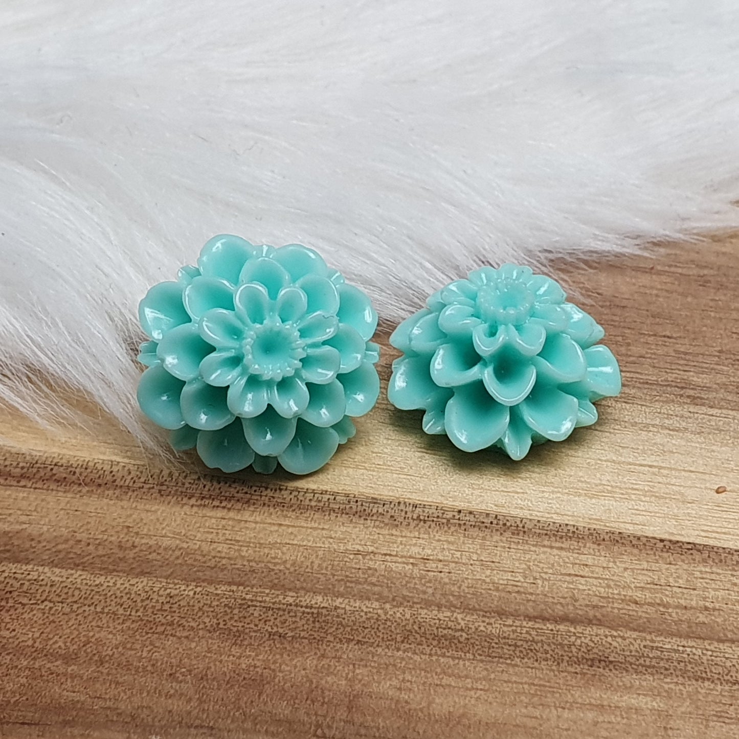2 Cabochon, Dahlie Blüte, 20mm, Türkis, Resin, Schmuck Basteln