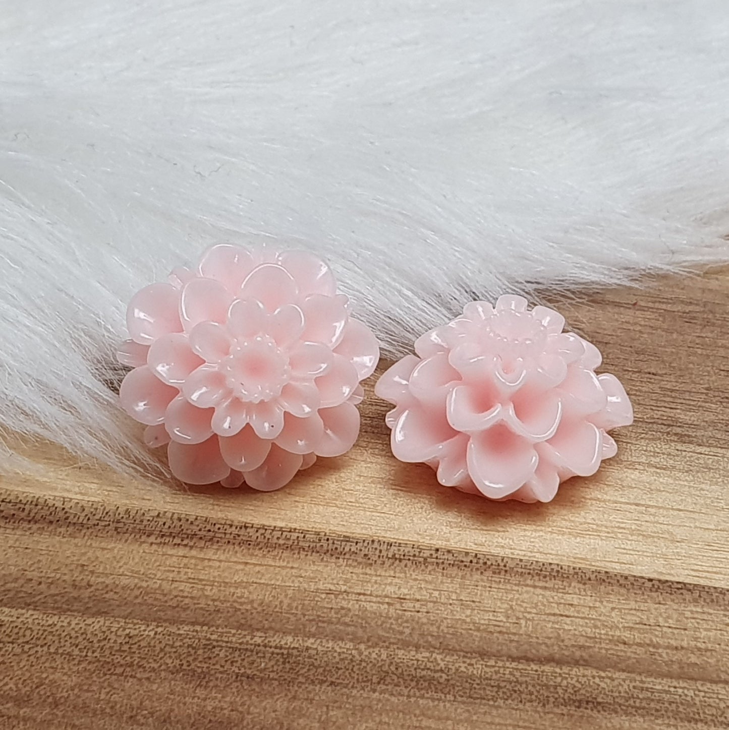 2 Cabochon, Dahlie Blüte, 20mm, Baby Rosa, Resin, Schmuck Basteln