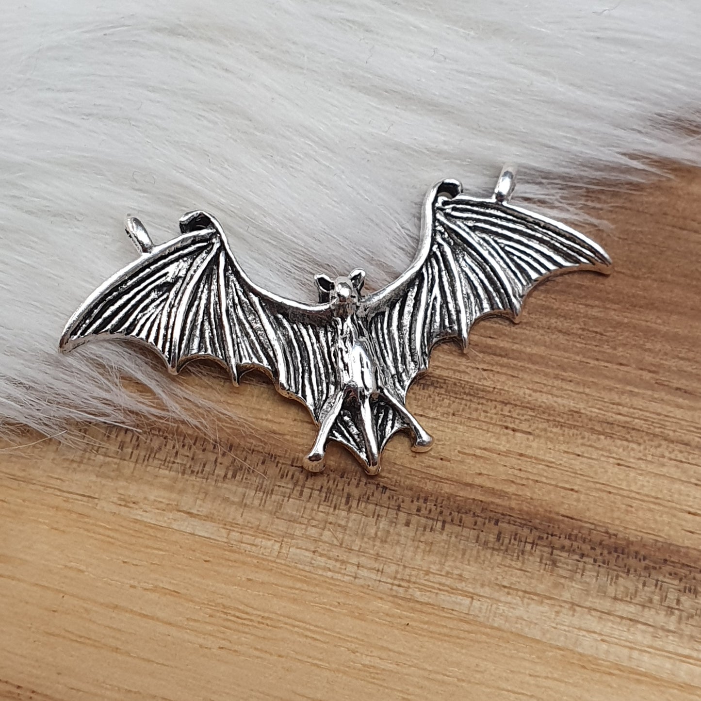 Verbinder, Anhänger Fledermaus, 44x23mm, antik silberfarbig