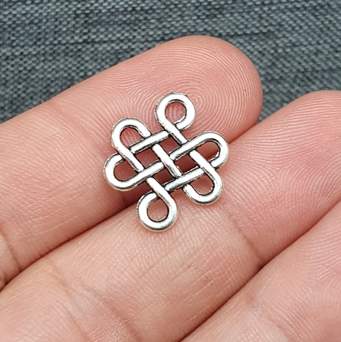 2 Verbinder, Knotenwerk, 17x9mm, silberfarbig