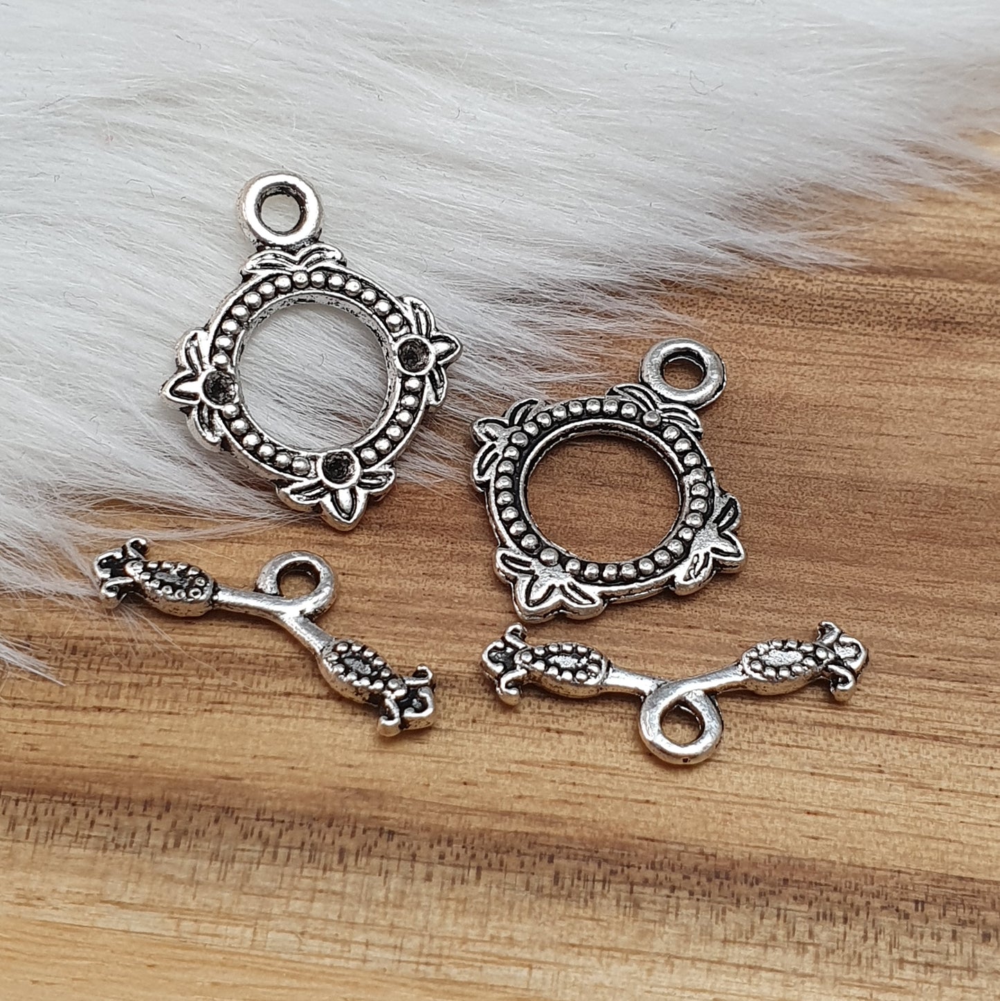 2x Knebelverschluss, antik silberfarbig, Floral, Schmuck basteln