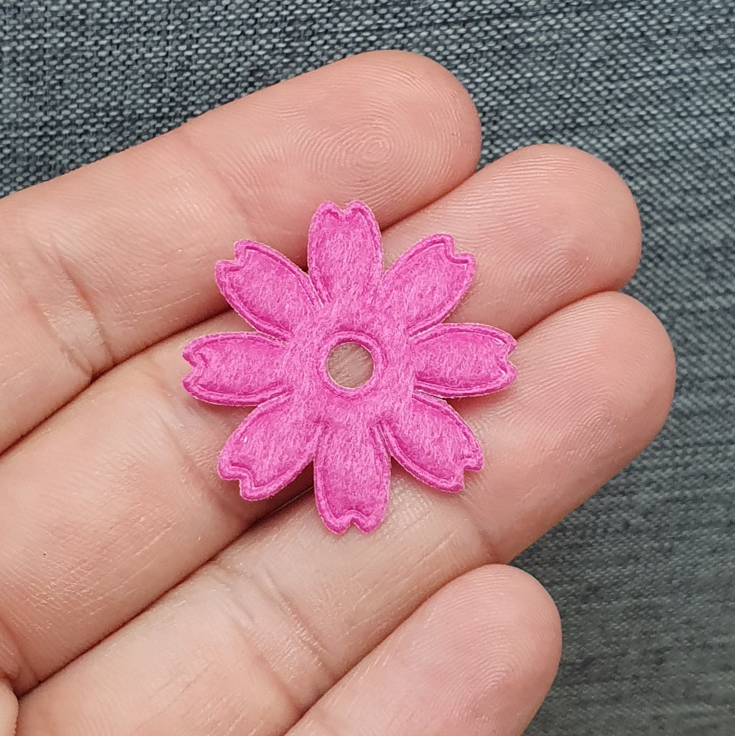 4 Applikationen, padded, flauschige Kirschblüte, Fuchsia, 28mm, Kreativbedarf