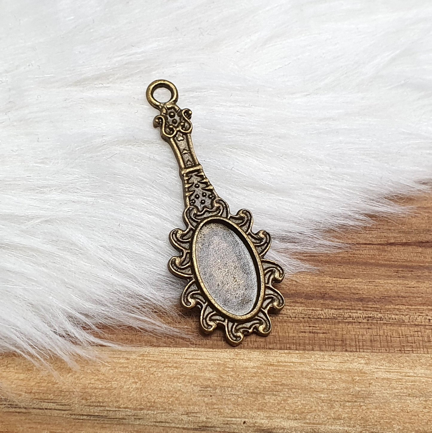 Anhänger, nostalgischer Spiegel, 44mm, für Cabochon 9x15mm, antik bronzefarbig, Schmuck DIY