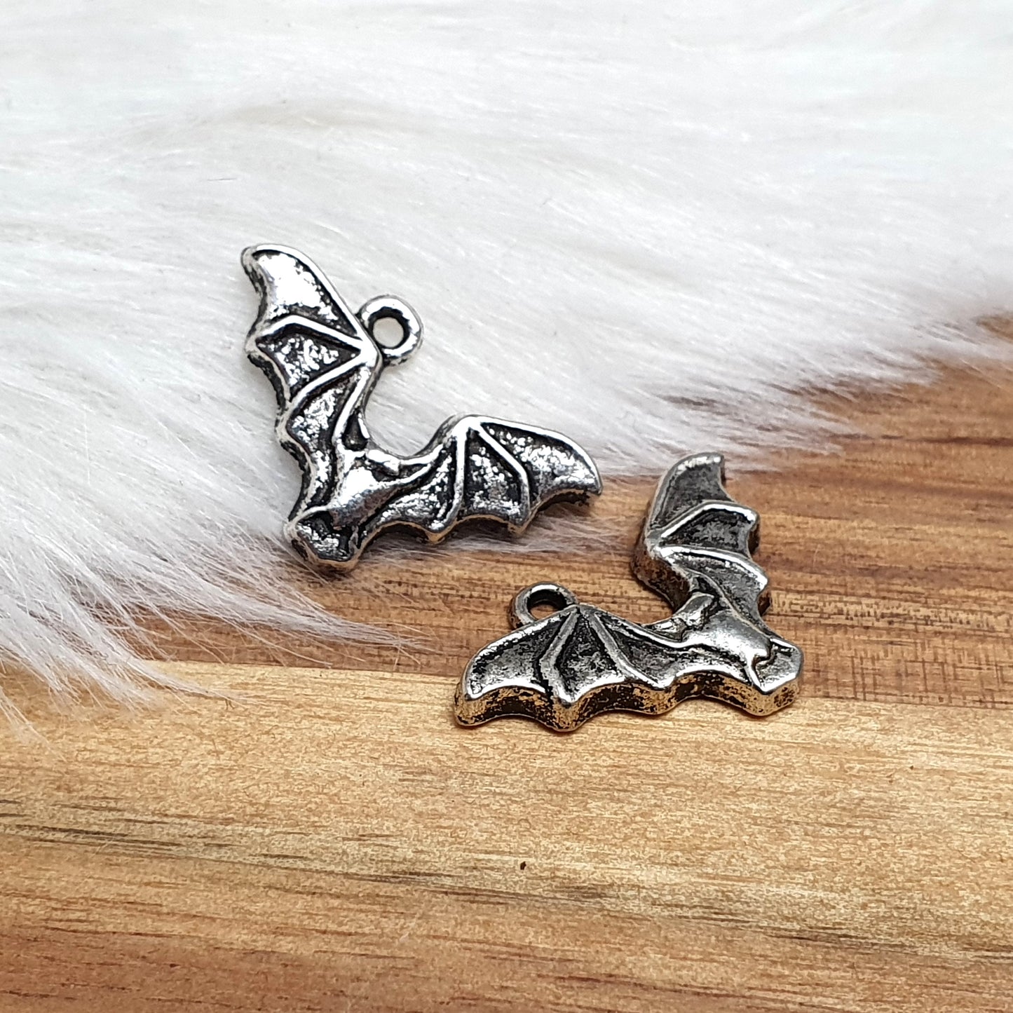 2 Anhänger, Fledermaus, 16mm, antik silberfarbig, Schmuck DIY