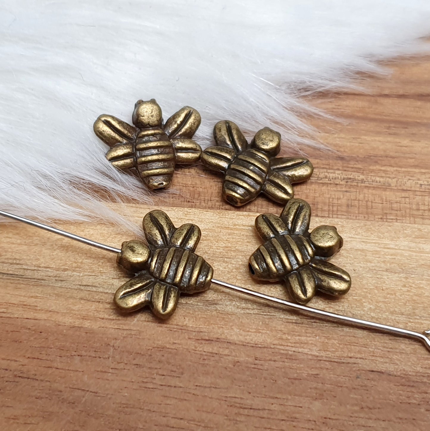 5 Metallperlen Biene, 11x14mm, antik bronzefarbig, Schmuck basteln