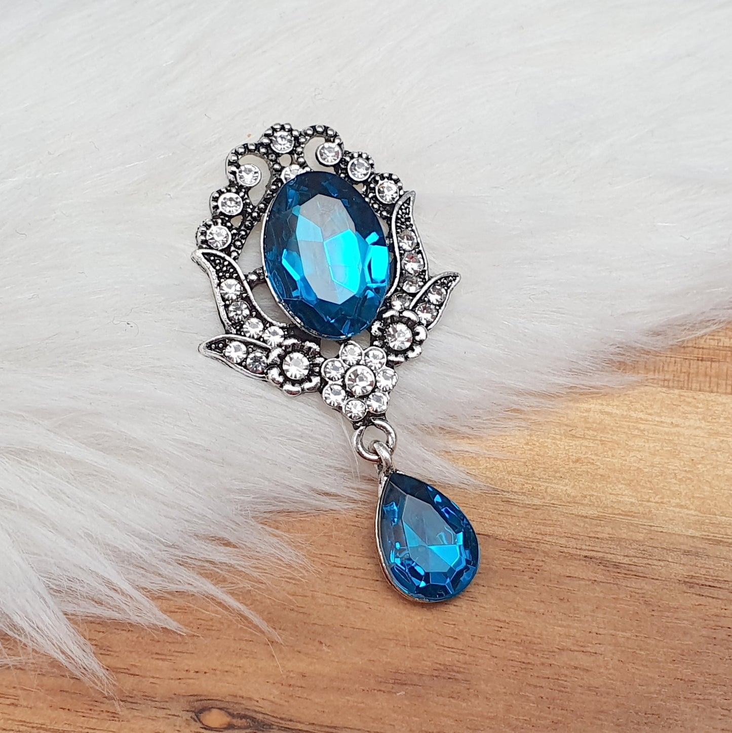 Zierelement mit Strass & Schmuckstein, 55 x 29mm
