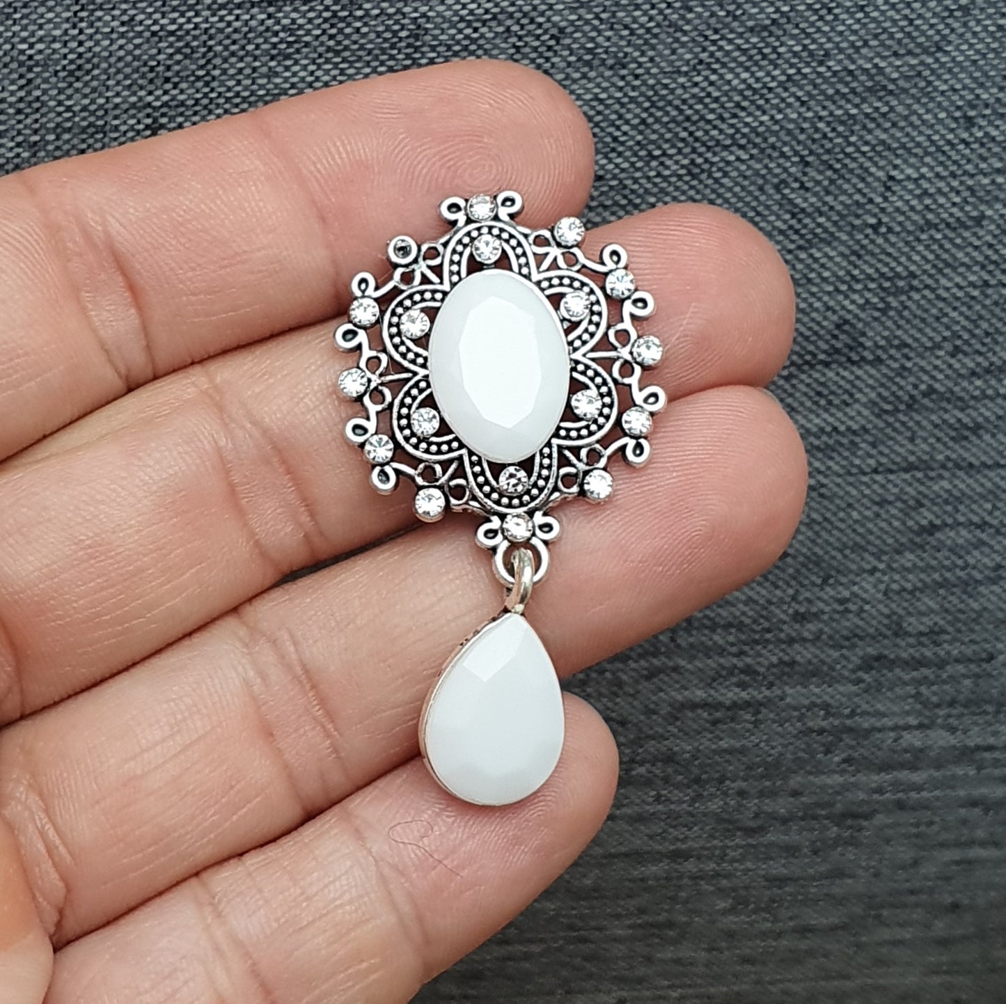 Zierelement mit Strass & Schmuckstein, 45 x 23mm